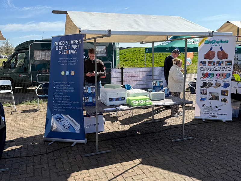 Marktkraam op de Nationale Campermarkt